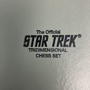 Official Star Trek Tridimensional Chess Set NIB AAA4095